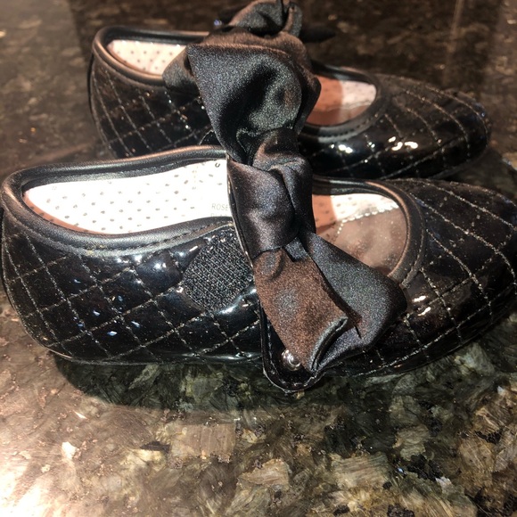 Born Black Patent Leather Girls Shoes - Picture 2 of 8